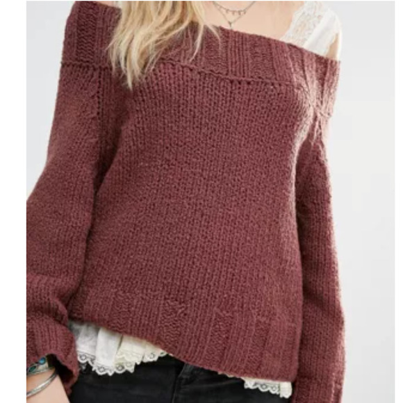 Free People Sweaters - Free People Beachy off shoulder Sweater S chunky knit slouchy sweater